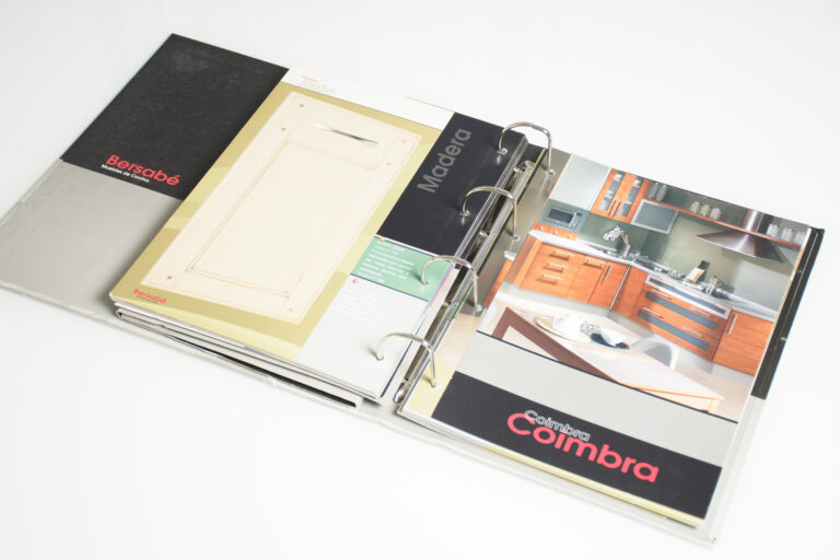 Imagen catálogo de cocina moderna Bazar Extremeño. Diseño de cocinas.